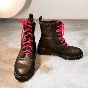 Crown Vintage Black Combat Boots size 9 with Pink Laces, zip up leather